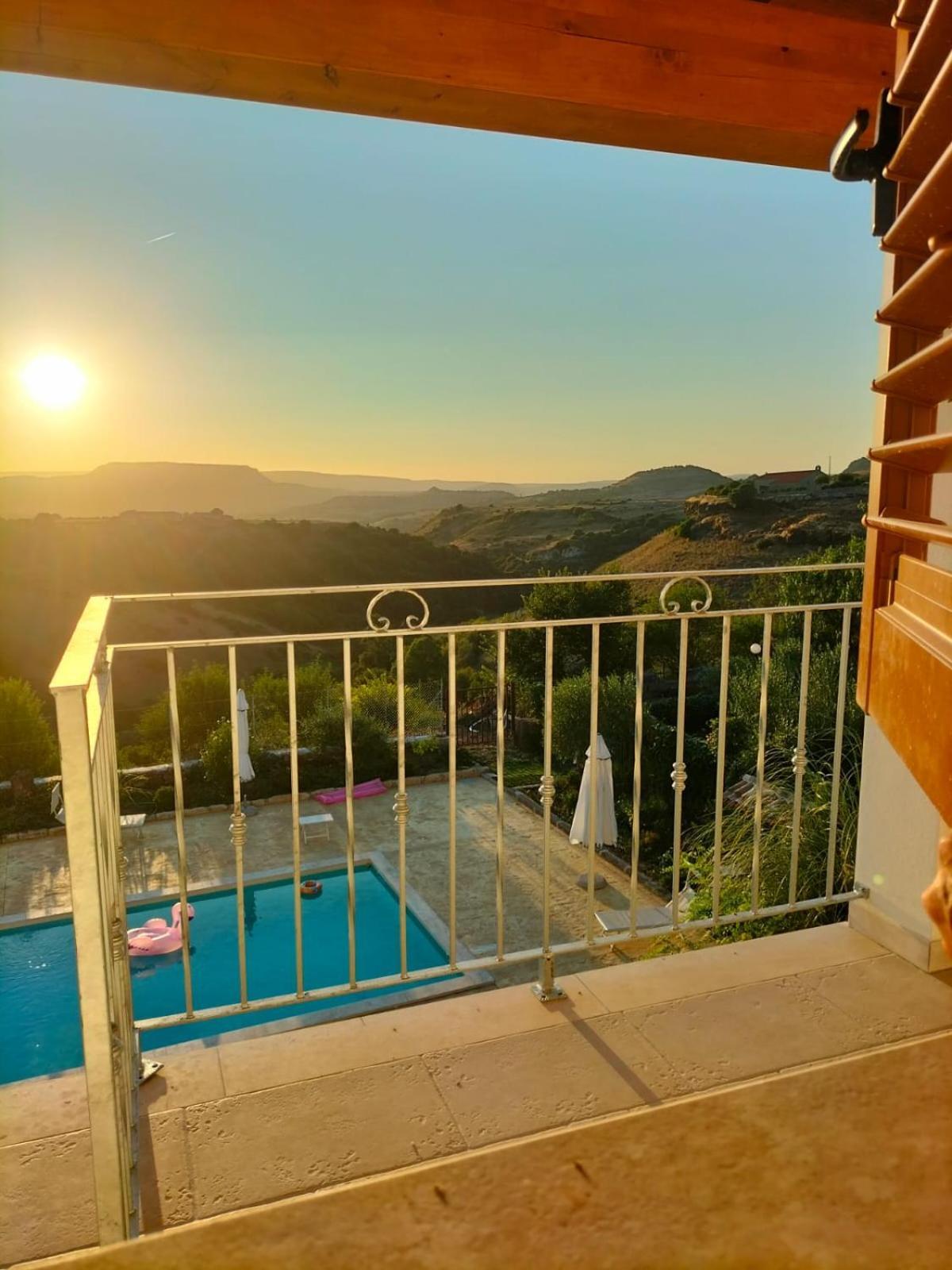 Domus La Roccia Hotell Pozzomaggiore Exteriör bild