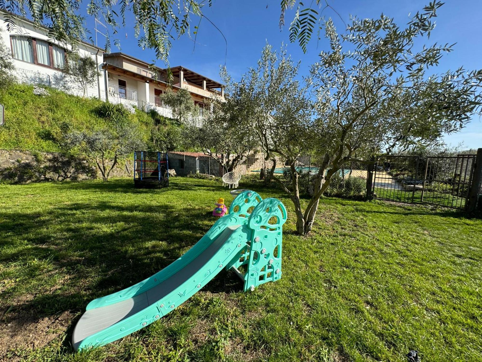 Domus La Roccia Hotell Pozzomaggiore Exteriör bild
